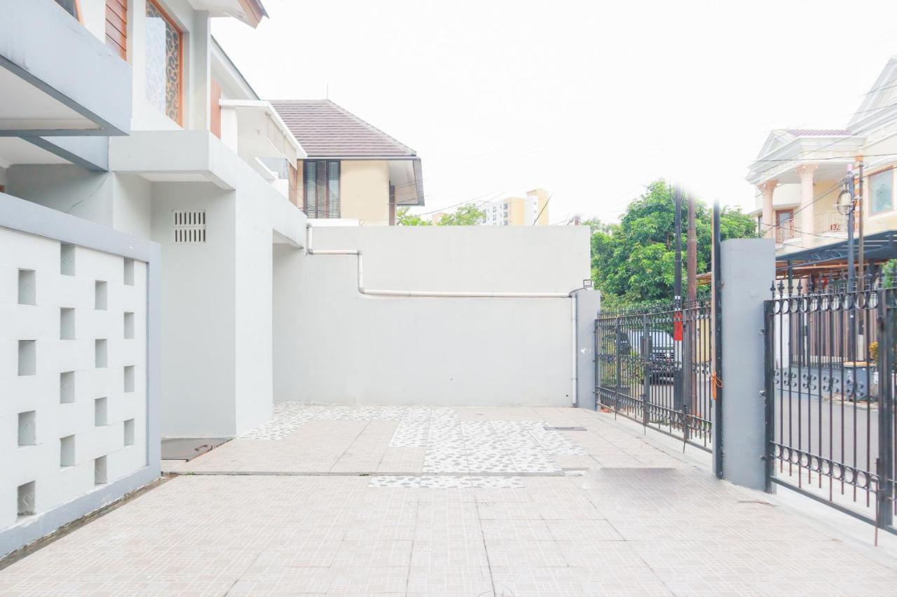 Oyo 2196 Ss Homes Yakarta Exterior foto