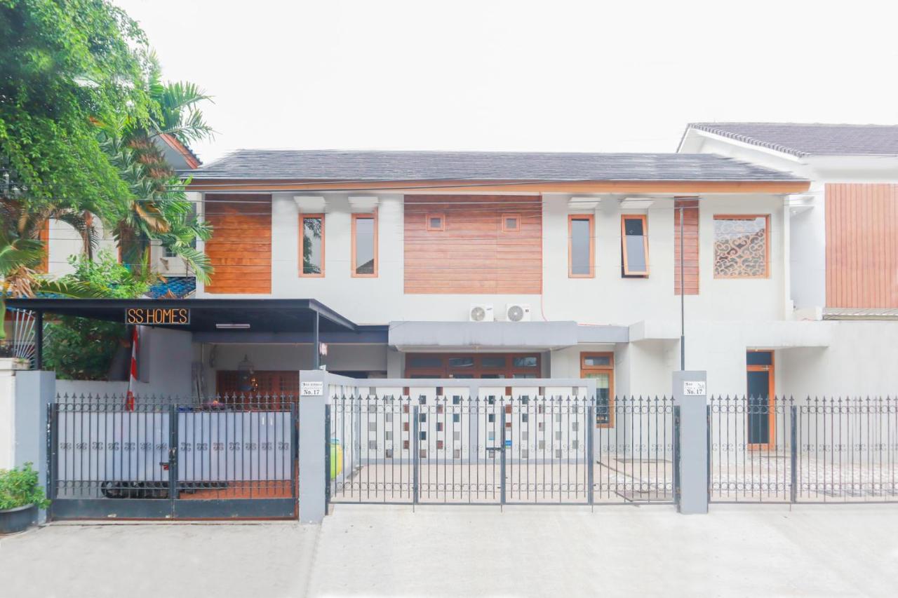 Oyo 2196 Ss Homes Yakarta Exterior foto