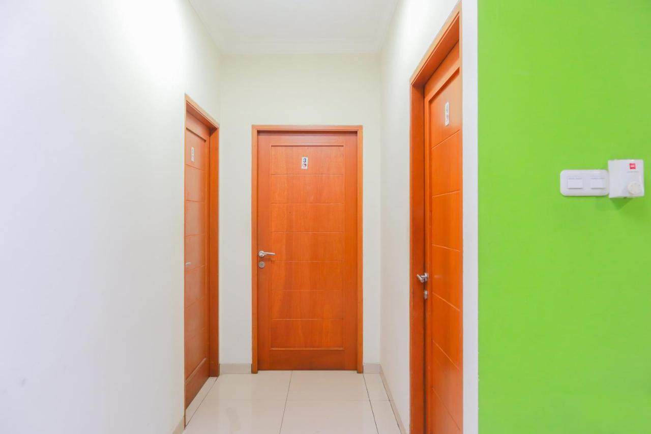 Oyo 2196 Ss Homes Yakarta Exterior foto