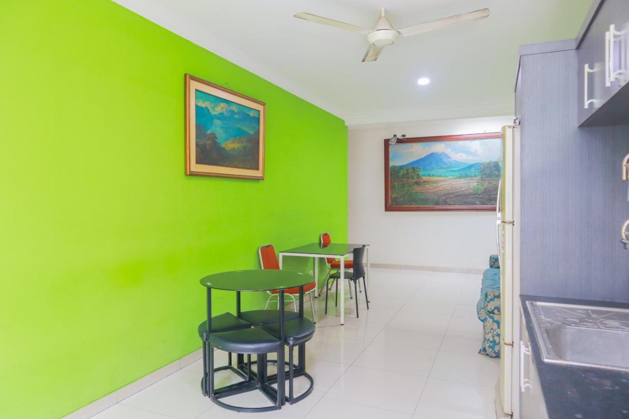 Oyo 2196 Ss Homes Yakarta Exterior foto